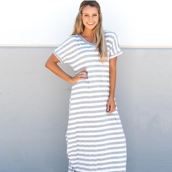 Dresses & Skirts - NWOT Striped Relaxed Maxi Dress